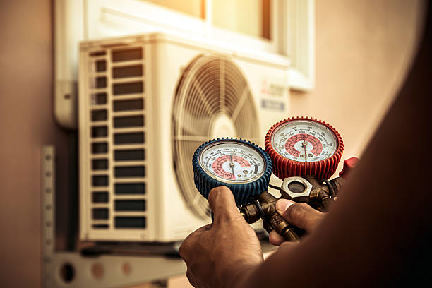 Professional Hvac technician working in Linn Grove, IN